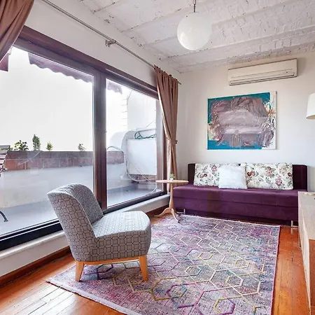 Magnificent View, In The Center Daire İstanbul