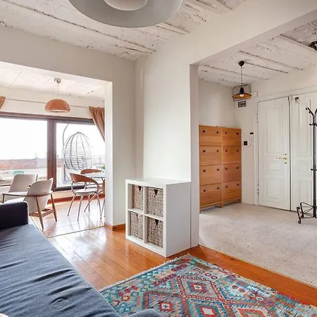 Magnificent View, In The Center Stambuł